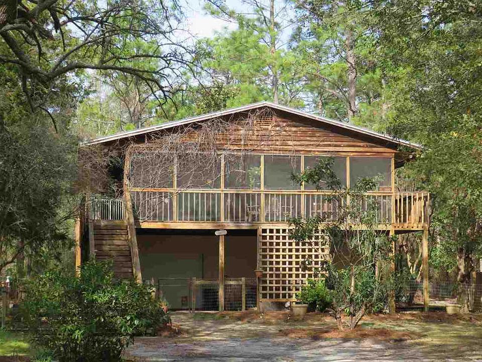 1st image of 10 Laird Ln