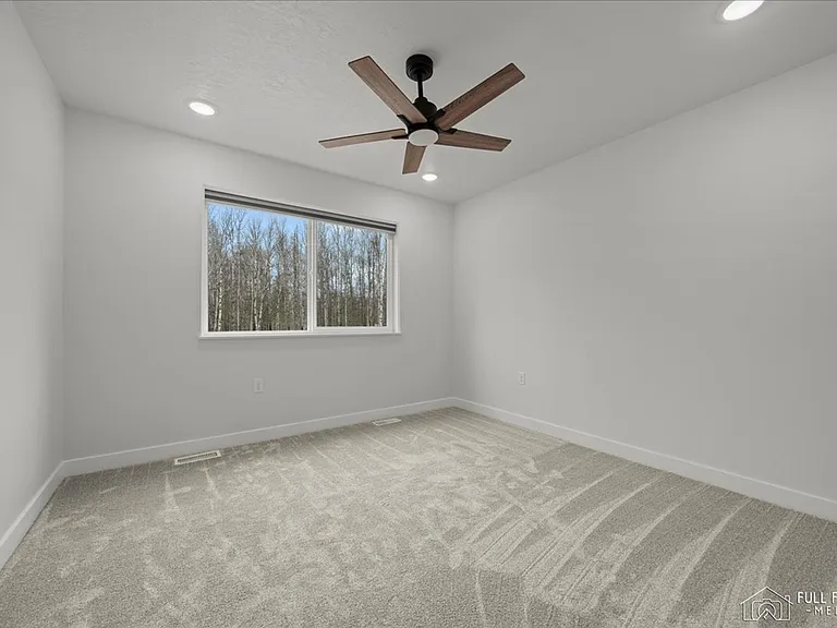 7442 N Paw St — Photo 15