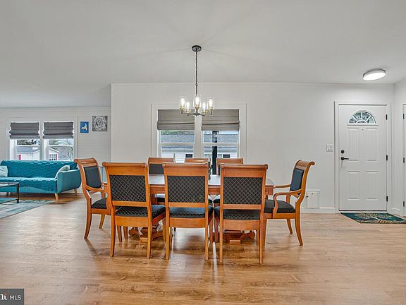 3rd image of 8051 Fair Breeze Dr