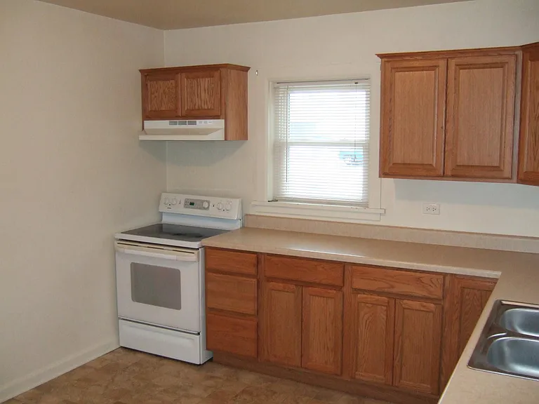 729 Sheridan Rd #B — Photo 3