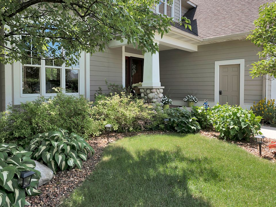 2nd image of 7843 Meadowood Dr