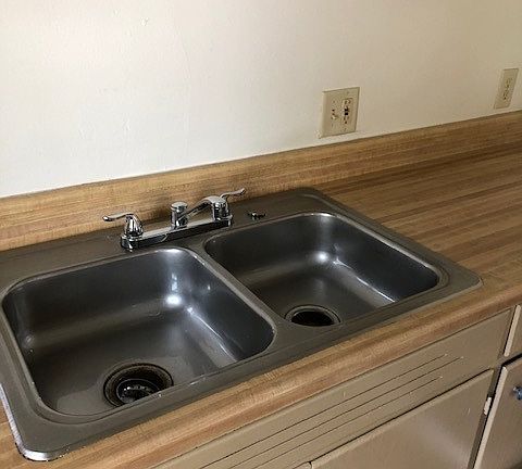 3rd image of 202 N West Ave