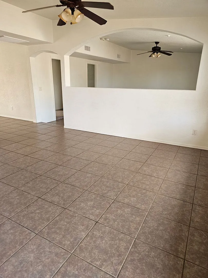 4 bedroom home close to Cochise College! — Photo 3