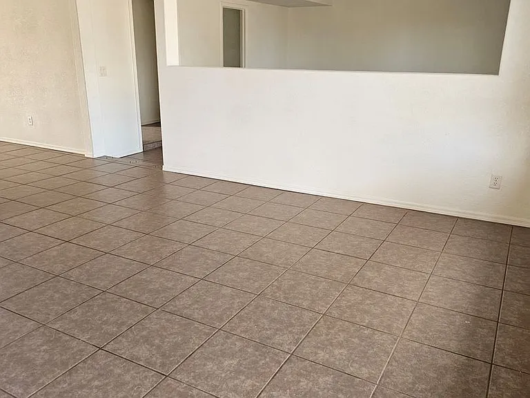 5018 Evergreen Dr — Photo 3