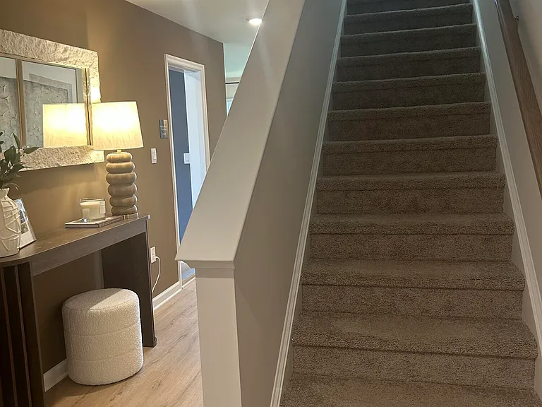 146 Gary Way — Photo 1