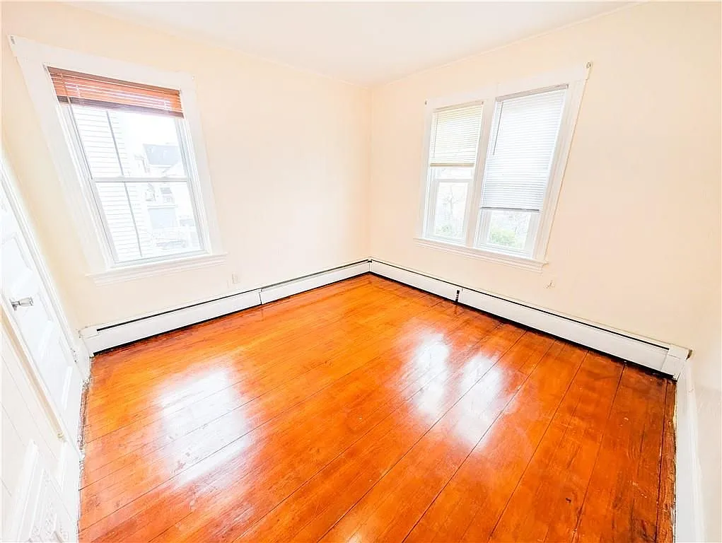 Building Photo - 53 Bancroft St #2