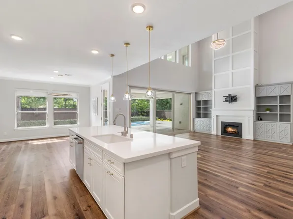 11 Floral Vista Dr, Tomball, TX 77375