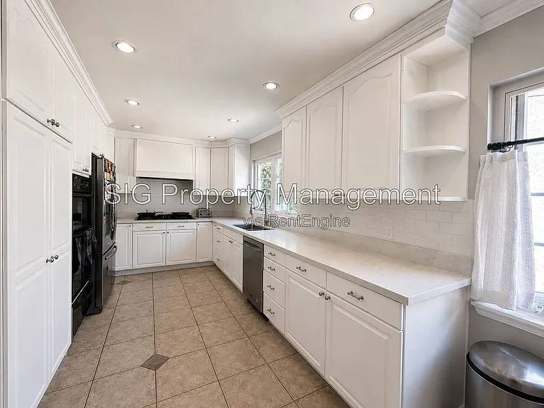 352 S Orange Grove Blvd #15 — Photo 9