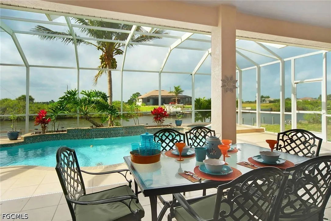 3 bed, 2.5 bath, 2252 sqft, $6,195 — Photo 1