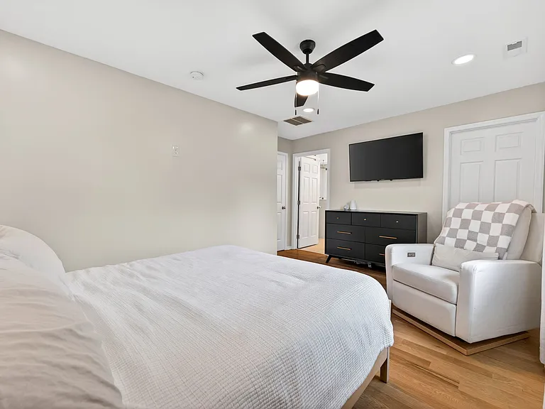 1825 Rozwood Dr — Photo 18