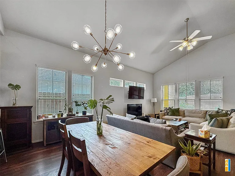214 Marathon St — Photo 4