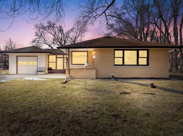 2121 South East LANE, New Berlin, WI 53146