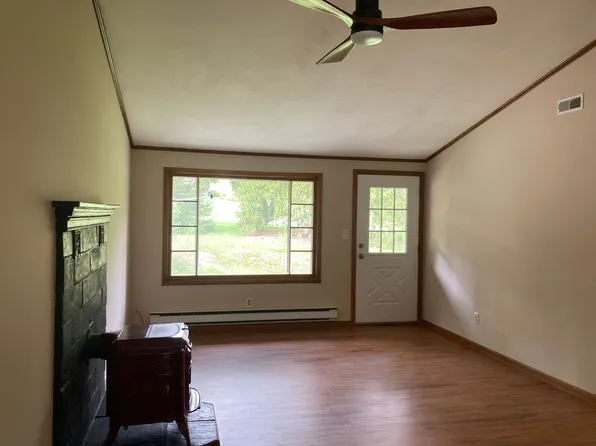 8525 S Spring Valley Park Dr, Chagrin Falls, OH 44023
