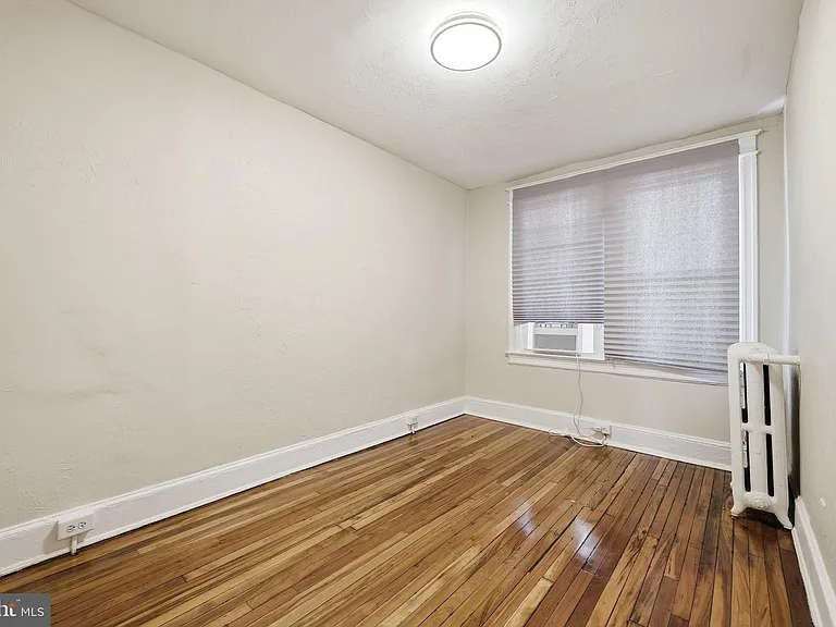 711 Harvard St NW — Photo 11