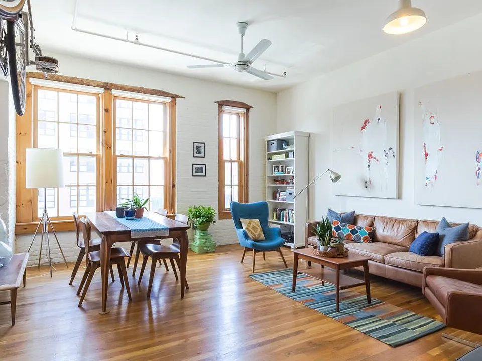 1 Bedroom Living Room - C Line