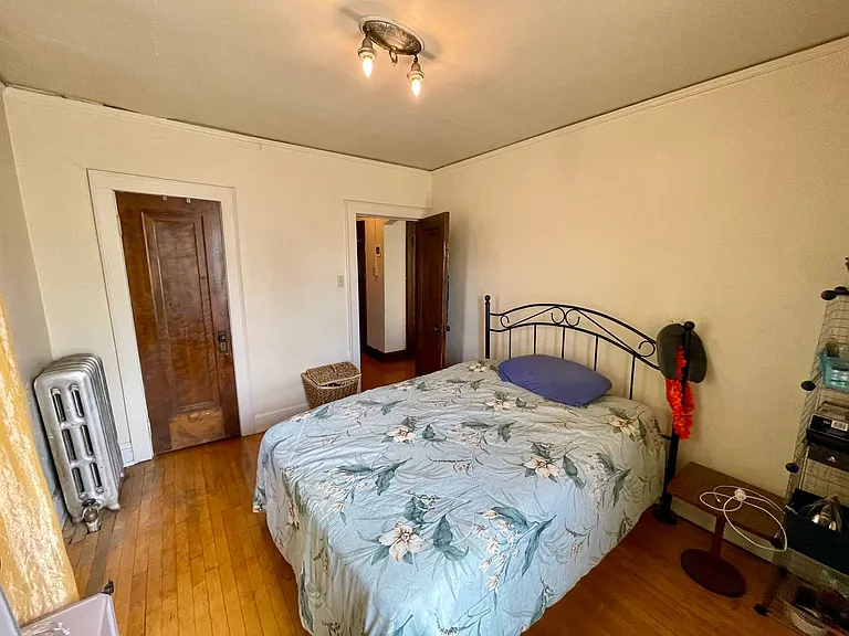 2636 N Oakland Ave — Photo 17