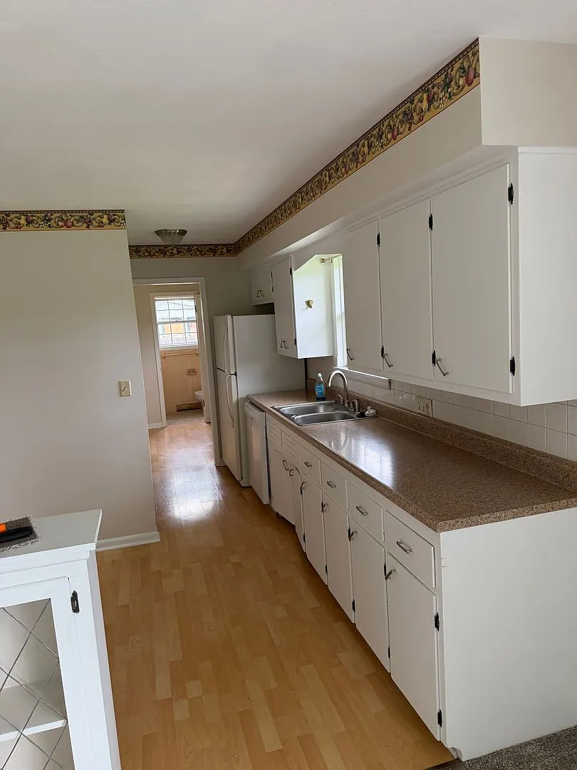 2828 S Stewart Ave, Springfield, Mo — Photo 3