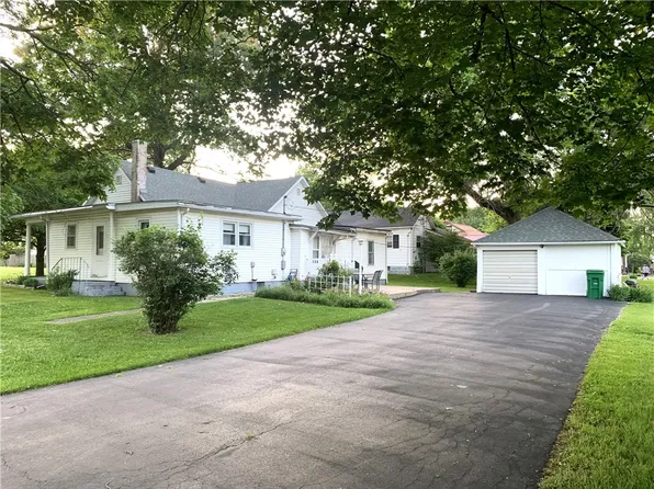 310 S Sheridan St, Pana, IL 62557