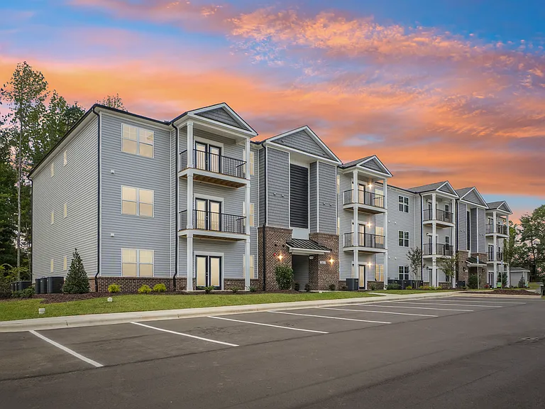 Emerson Point Apartments in Elon, NC
