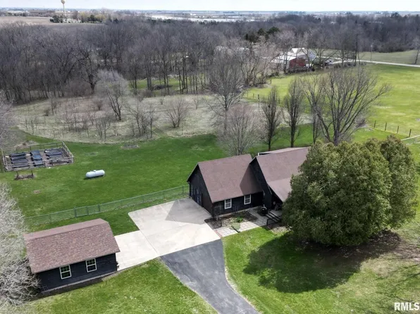 1322 Kent St, Kewanee, IL 61443