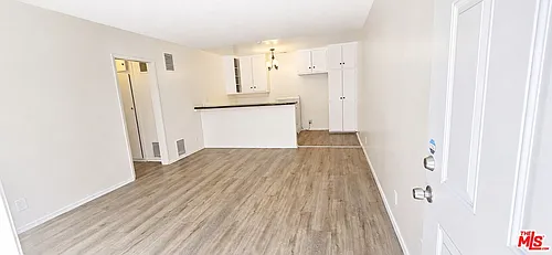 2630 S La Salle Ave #1 Photo 1