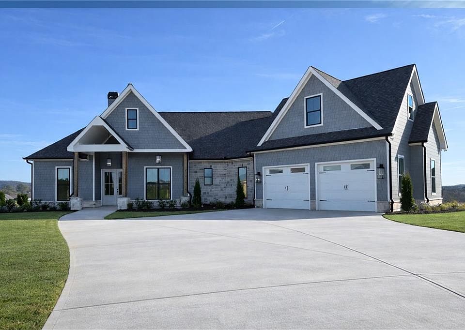 1st image of 303 Eminence Peak