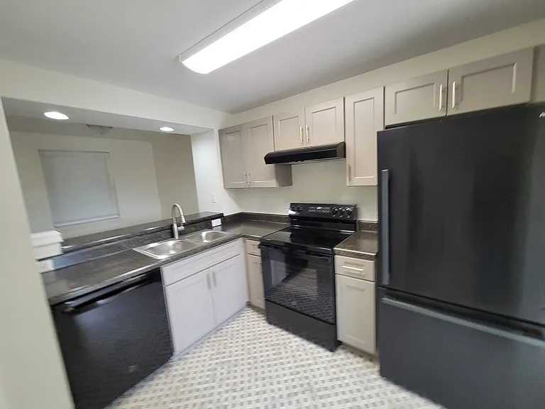555 E 8th St #1 — Photo 6
