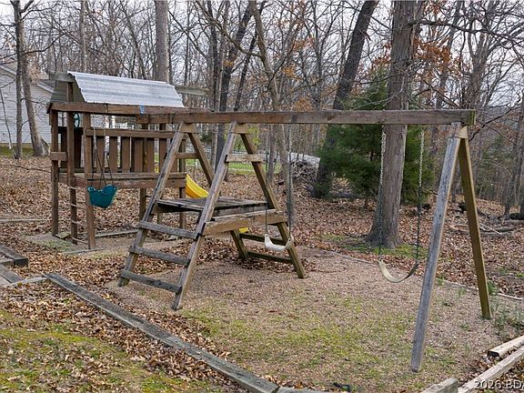 5th image of 10 Anemone Rd