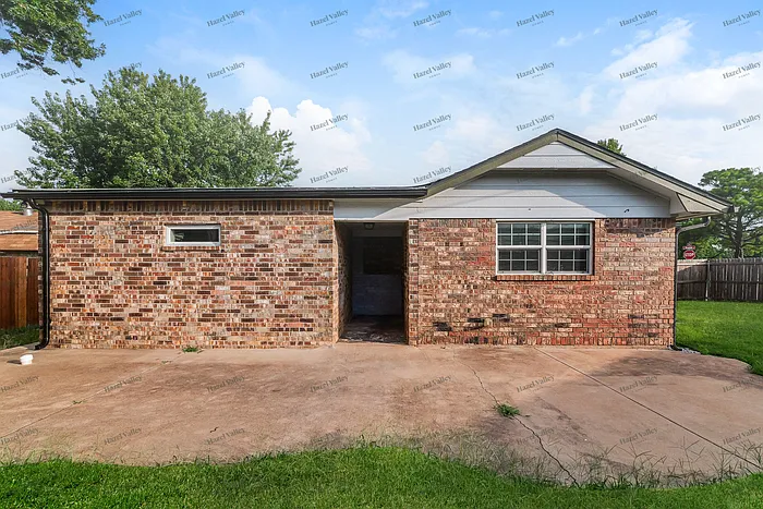 806 S Meadow Ln — Photo 11