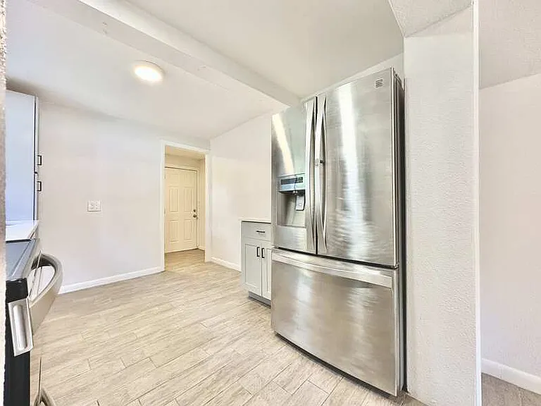 2928 W Elrod Ave — Photo 9
