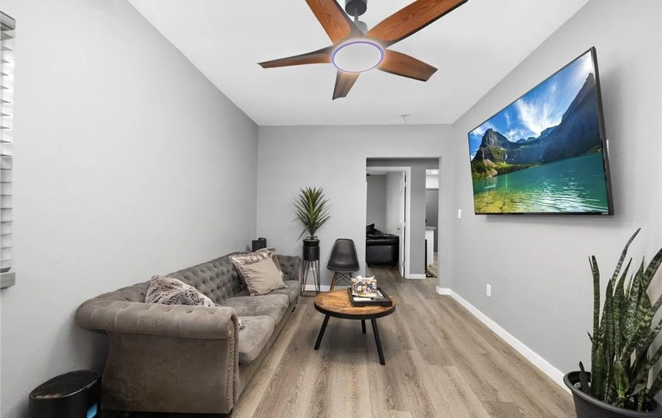 1 bed, 1.0 bath, 640 sqft, $1,412 — Photo 2