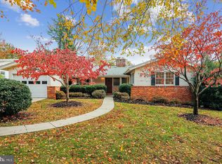 9213 Cedarcrest Dr, Bethesda, MD 20814