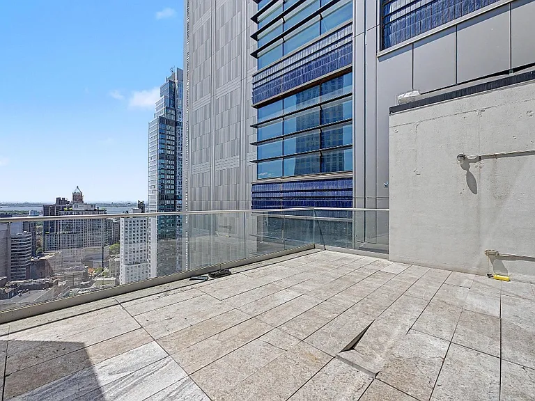 430 Albee Sq #28B — Photo 8