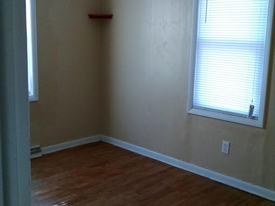 1st bedroom