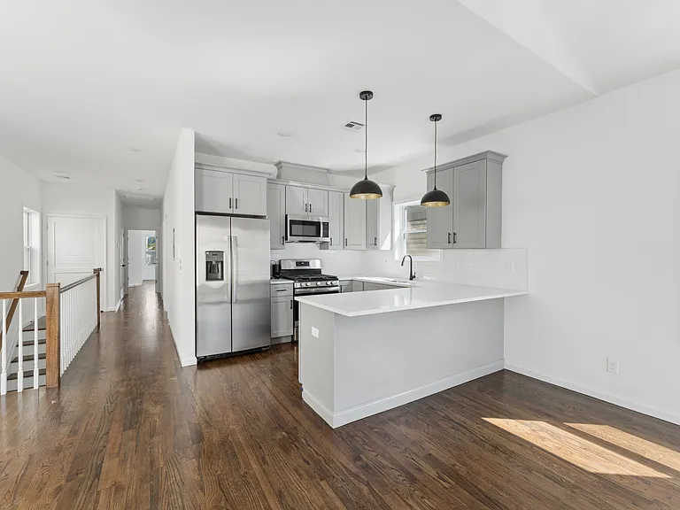910 Bergen St #2 — Photo 2