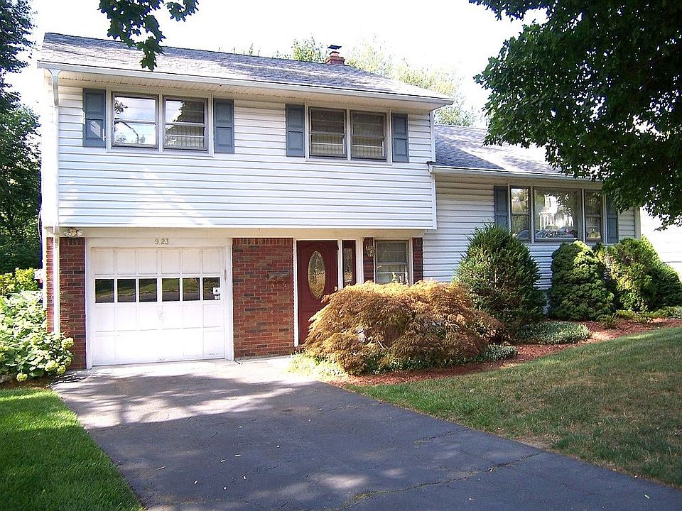 1st image of 9-23 Westmoreland Ave #1X