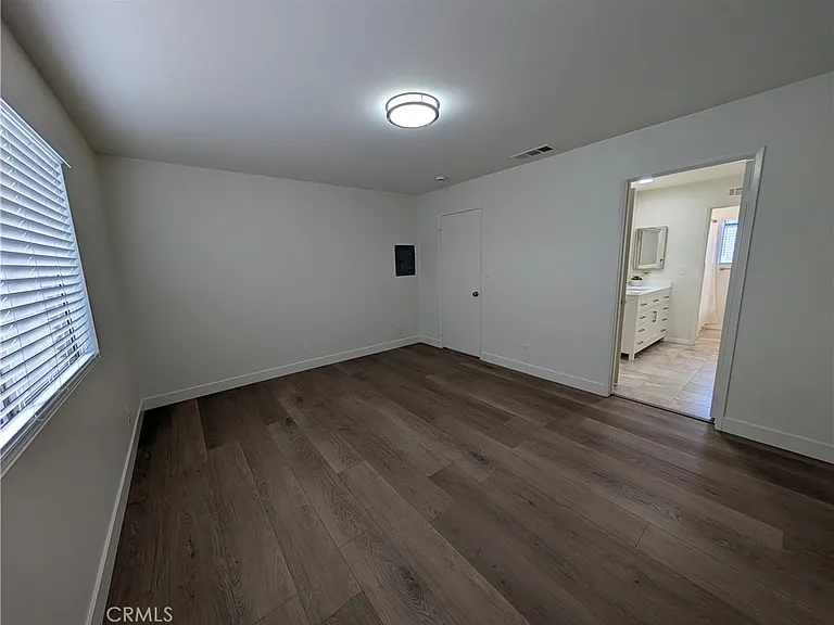 845 W Olive Ave #B — Photo 25
