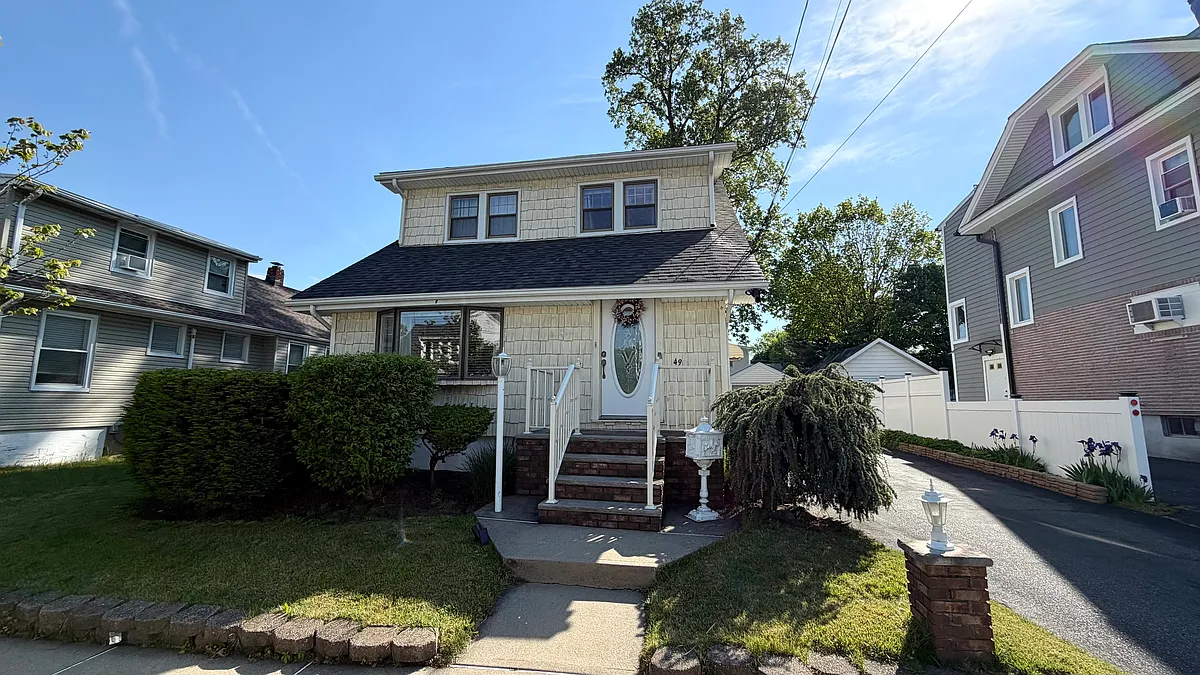 Building Photo - 49 Orange Ave