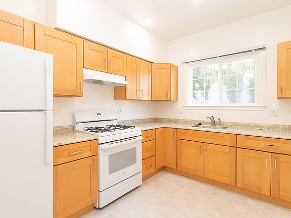 2nd image of 626 Grand Ave #3