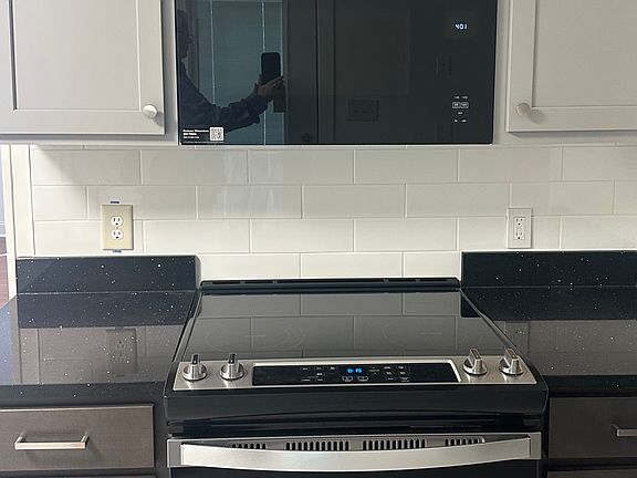 3rd image of 181 Cedar Creek Dr APT 20