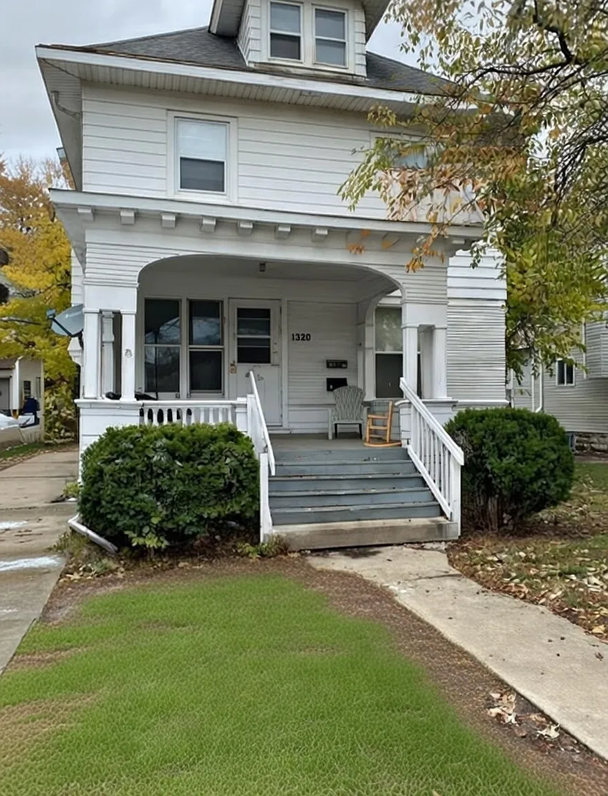 1320 1st Ave NW - D — Photo 1