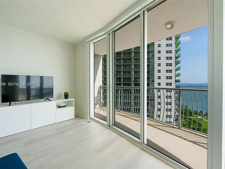 1750 N Bayshore Dr #2401 — Photo 13