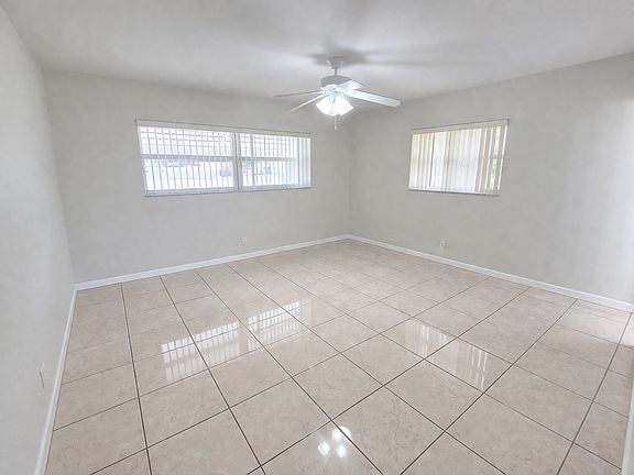 5th image of 3705-3711 Tyler St #3709