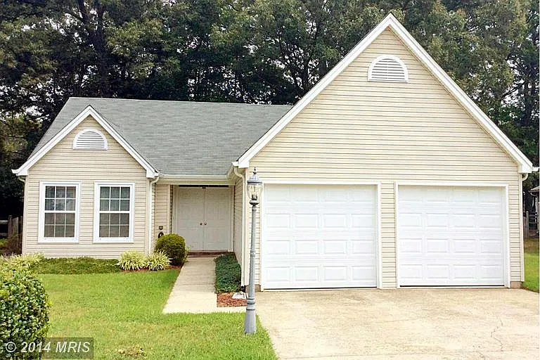 4268 Mockingbird Ct photo 1