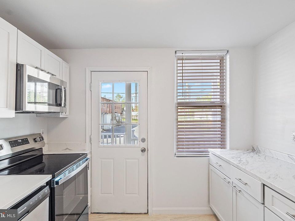 1st image of 804 Unetta Ave