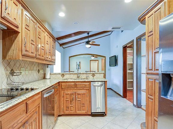 5th image of 4004 Elganza Ct
