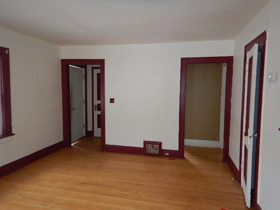 3rd image of 3346 Russell Ave N