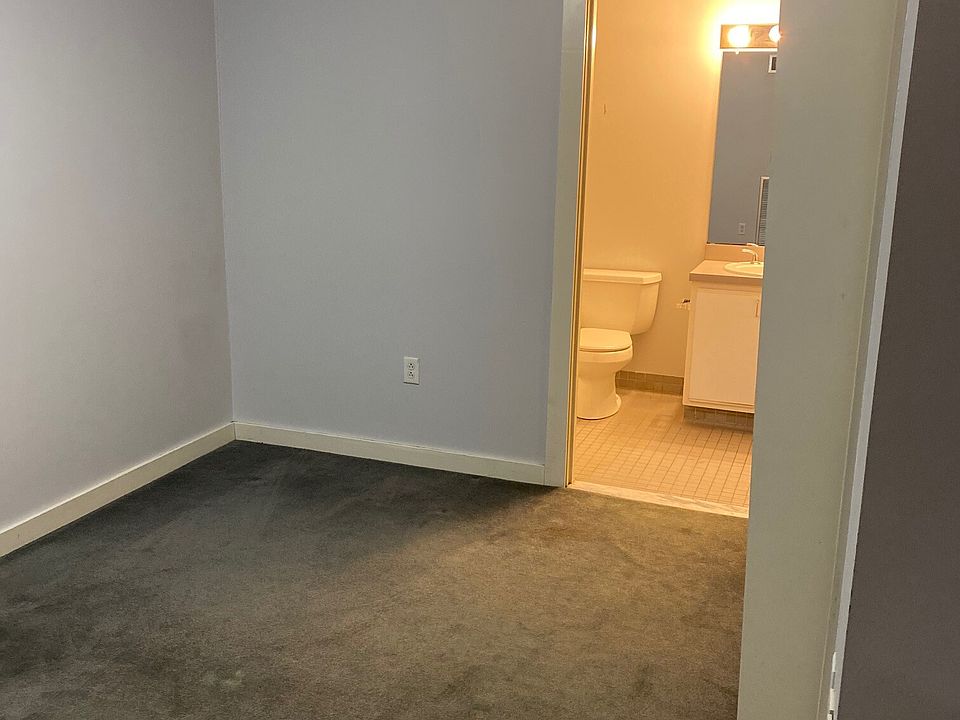2nd image of 534 Commonwealth Ave APT 4