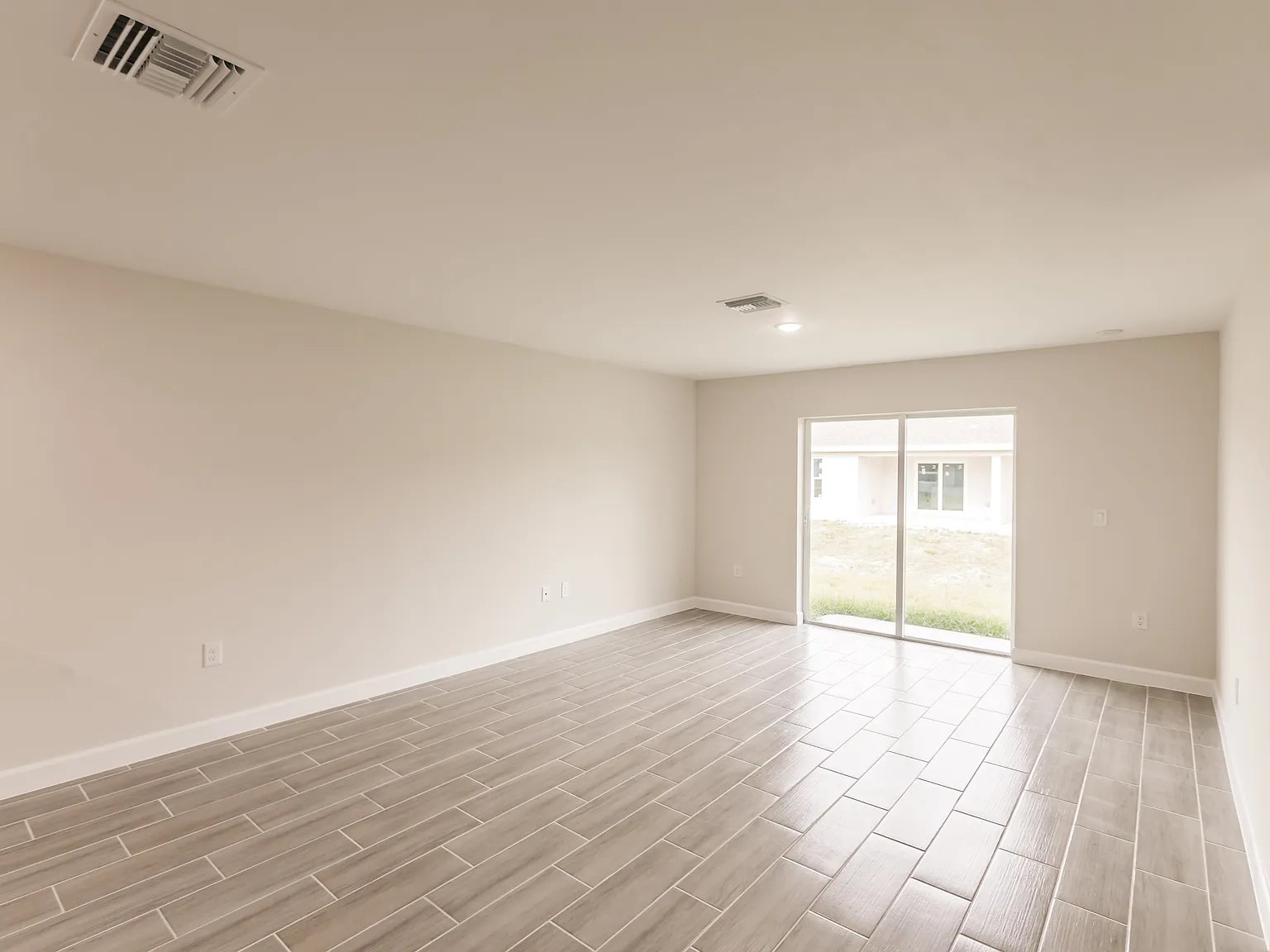4724 22nd St SW — Photo 3