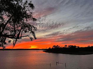 2301 Old Shell Landing Rd, Ocean Springs, MS 39564